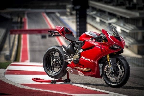 Ducati 1199 Panigale R A Nostalgic Blast at 202 mph