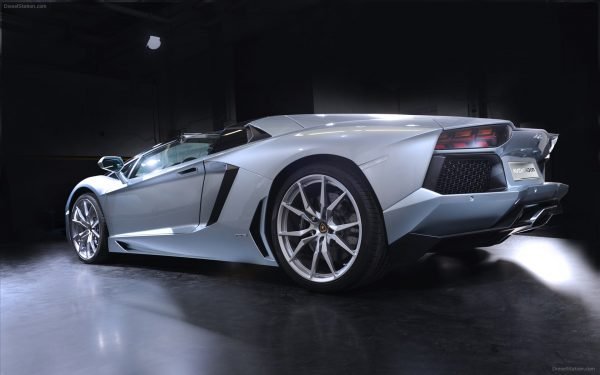 Lamborghini-Aventador