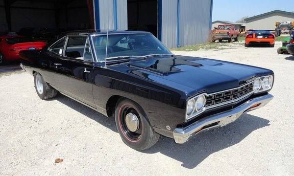 Plymouth-Road-Runner-Hemi